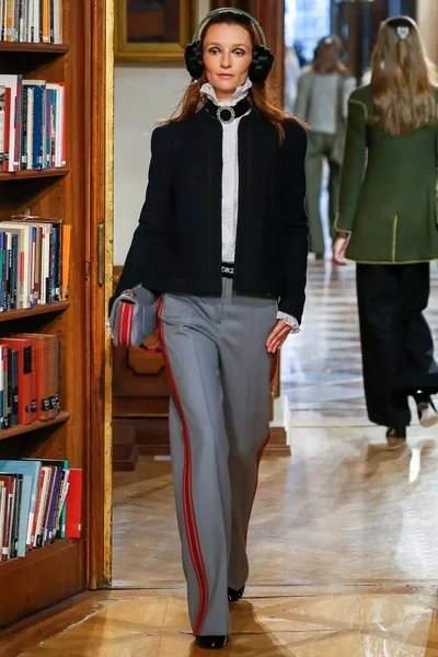 Look 24